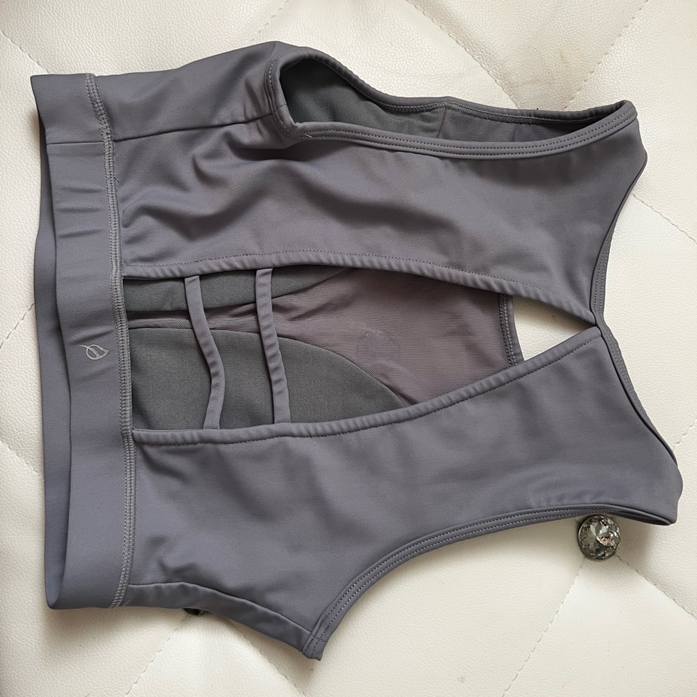 Phyla Gray Grace Crop top